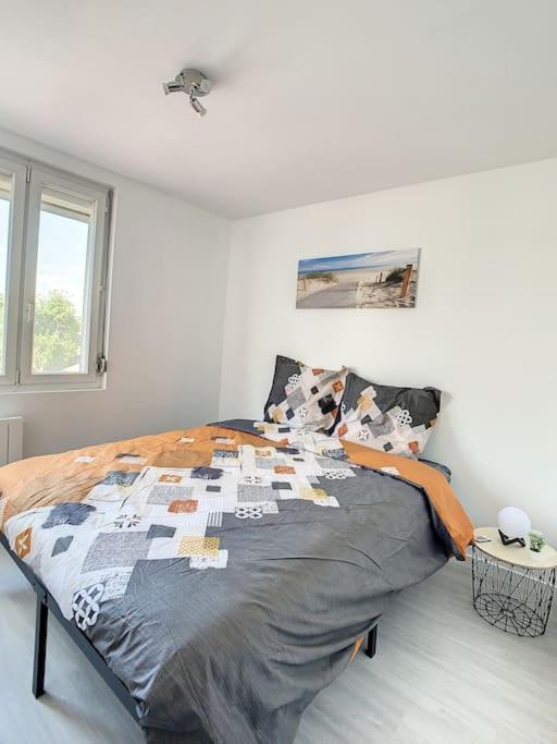Cosy T2 Wifi Parking Proche Gare Centre Ville Saint-Quentin  Exterior foto